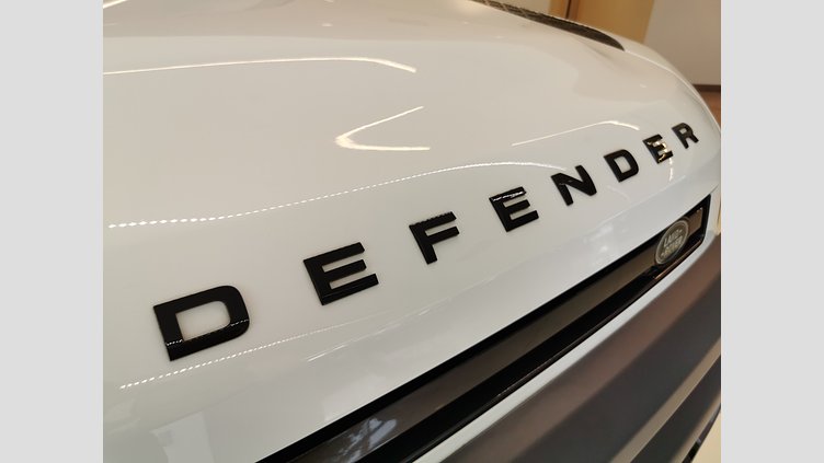 2023 認定中古車 Land Rover Defender 110 フジホワイト P300 AWD（AT） SE