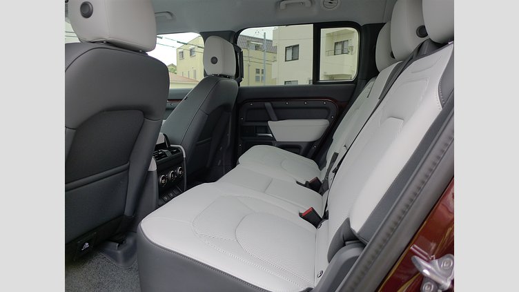 2025 認定中古車 Land Rover Defender 130 セドナレッド D350 ディーゼルマイルドハイブリッド X-Dynamic SE
