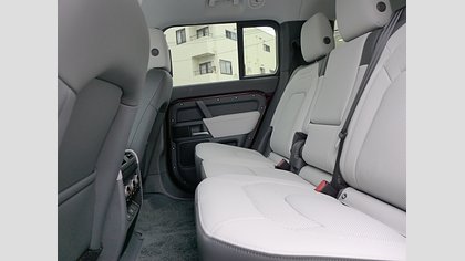 Defender 130 42