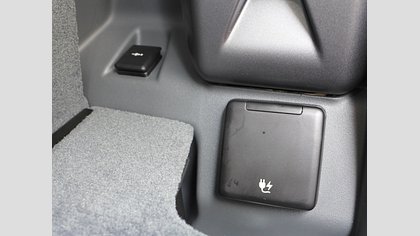 Defender 130 73