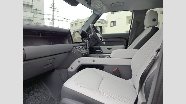 2025 認定中古車 Land Rover Defender 130 セドナレッド D350 ディーゼルマイルドハイブリッド X-Dynamic SE