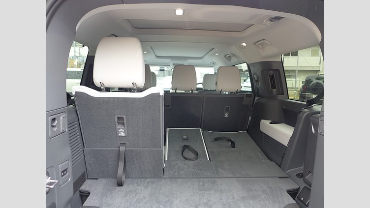 2025 認定中古車 Land Rover Defender 130 セドナレッド D350 ディーゼルマイルドハイブリッド X-Dynamic SE