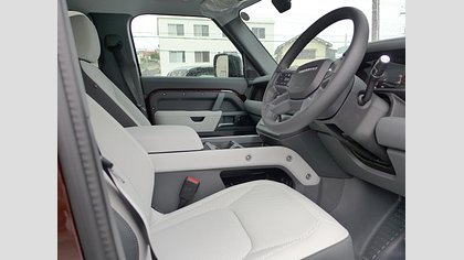 Defender 130 29