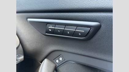 E-Pace 9
