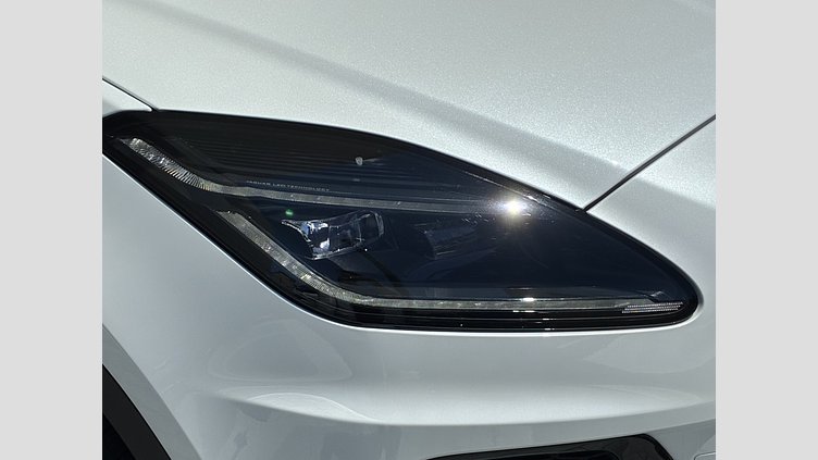 2024 認定中古車 Jaguar E-Pace Ostuni Pearl White (Ponte en contacto con tu concesionario para conocer la disponibilidad) D200 R-DYNAMIC SE