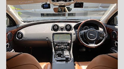 XJ 3