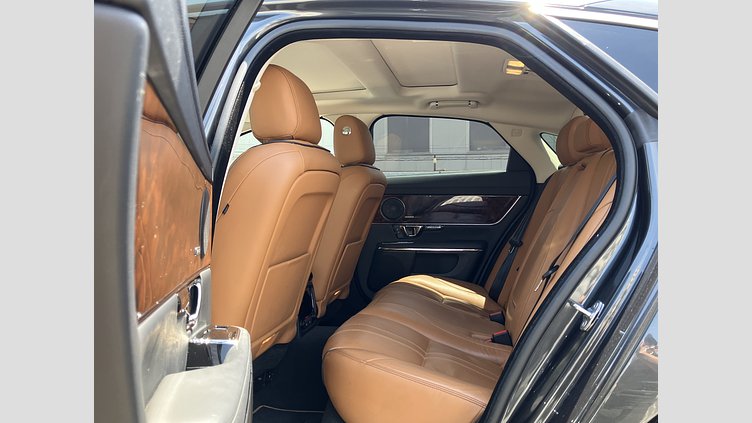 2018 認定中古車 Jaguar XJ Carpathian Grey 8速オートマチック プレミアムラグジュアリー