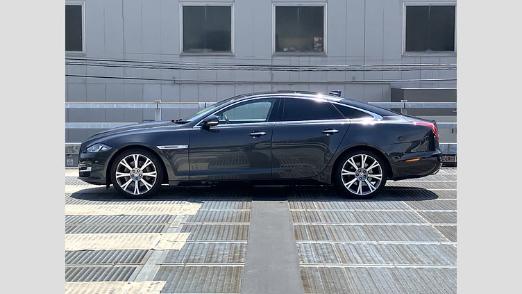 2018 認定中古車 Jaguar XJ Carpathian Grey 8速オートマチック プレミアムラグジュアリー
