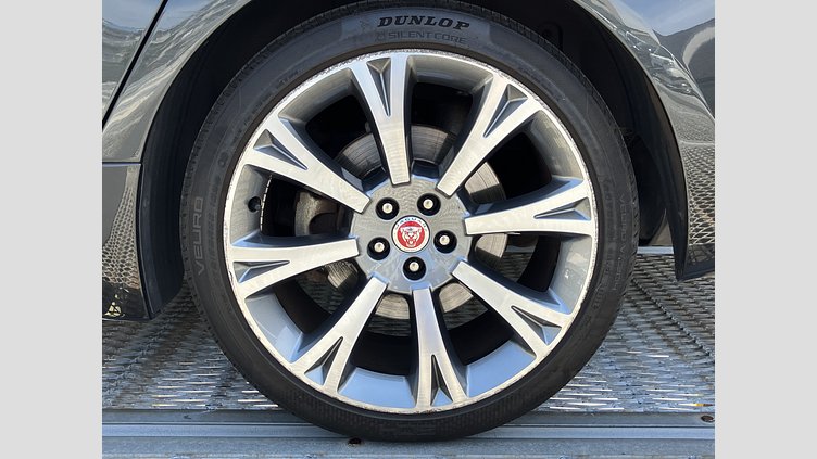 2018 認定中古車 Jaguar XJ Carpathian Grey 8速オートマチック プレミアムラグジュアリー
