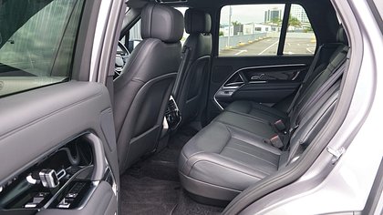 Range Rover 19