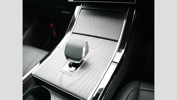 2024 認定中古車 Land Rover Range Rover Evoque カルパチアングレイ P300eプラグインハイブリッド（ガソリン） スタンダードホイールベース AUTOBIOGRAPHY