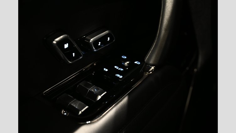 2024 Begagnad Land Rover Range Rover Sport Santorini Black AWD P460e Dynamic HSE