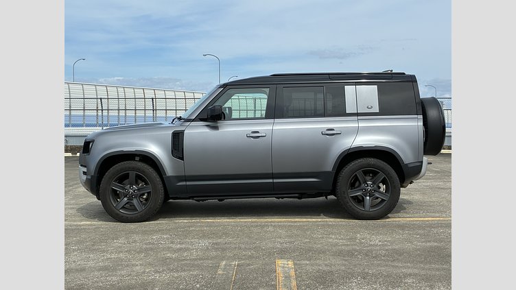 2023 認定中古車 Land Rover Defender 110 アイガーグレイ P300 AWD（AT） SE