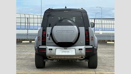 Defender 110 6