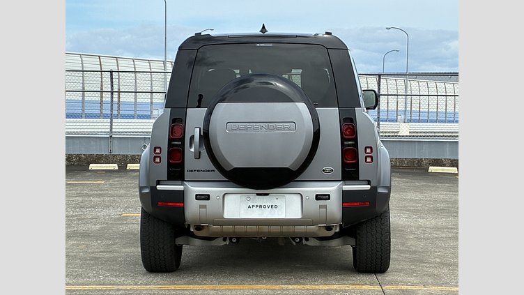 2023 認定中古車 Land Rover Defender 110 アイガーグレイ P300 AWD（AT） SE