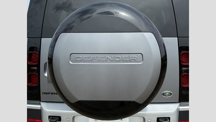 2023 認定中古車 Land Rover Defender 110 アイガーグレイ P300 AWD（AT） SE