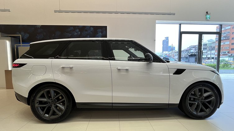 2026 新車 Land Rover Range Rover Sport (1AA) 富士白　Fuji White P400 Petrol Mild Hybrid 標準軸距 S
