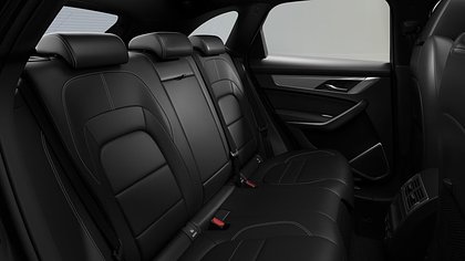 F-Pace 19