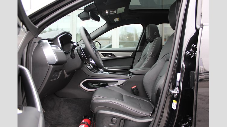 2024 Używany Jaguar F-Pace Santorini Black D200 AWD AUTO MHEV R-DYNAMIC SE 90th ANNIVERSARY EDITION