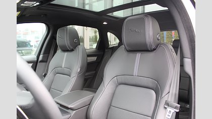 F-Pace 13
