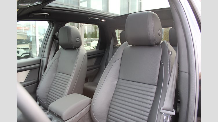2024 Używany Land Rover Discovery Sport Santorini Black D200 Diesel MHEV Standardowy rozstaw osi Dynamic SE