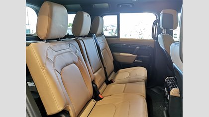 Defender 110 6