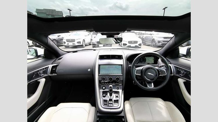 2022 認定中古車 Jaguar F-Type フジホワイト P300 オートマチック 後輪駆動 F-TYPEクーペ R-DYNAMIC