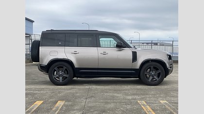 Defender 110 3