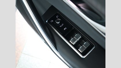 F-Pace 42