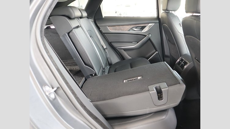 2021 認定中古車 Jaguar F-Pace ユーロンホワイト P250 AWD（オートマチック） S