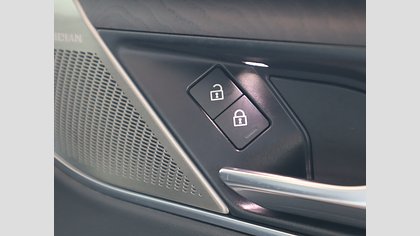F-Pace 43
