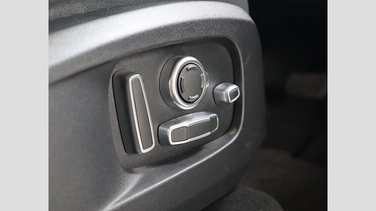 2021 認定中古車 Jaguar F-Pace ユーロンホワイト P250 AWD（オートマチック） S