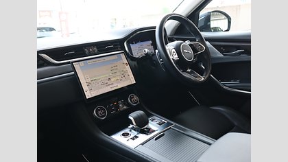 F-Pace 30