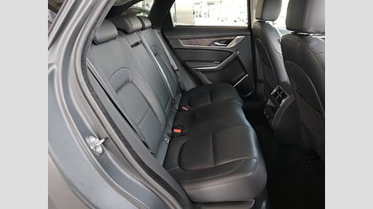 F-Pace 32