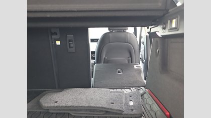 F-Pace 39