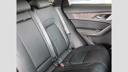 F-Pace 37