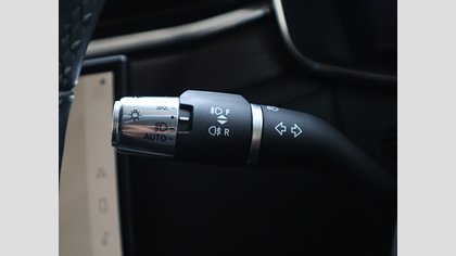 F-Pace 61