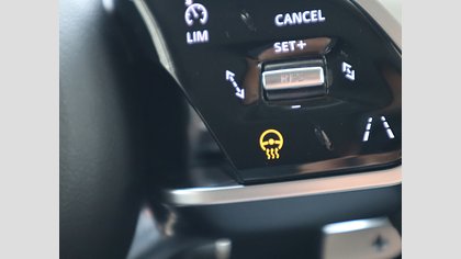 F-Pace 64