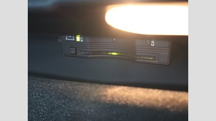 F-Pace 66