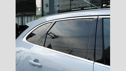 F-Pace 11