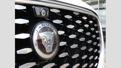 F-Pace 9