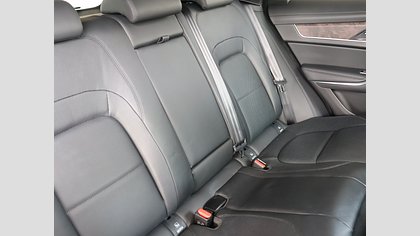 F-Pace 36