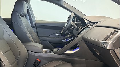 E-Pace 6