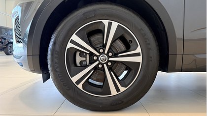E-Pace 8