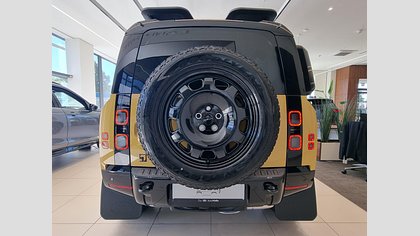 Defender 110 4