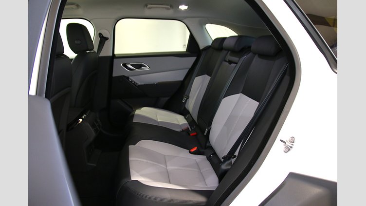 2025 認定中古車 Land Rover Range Rover Velar オストゥーニパールホワイト D200マイルドハイブリッド（ディーゼル） S