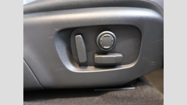 2024 認定中古車 Land Rover Range Rover Evoque フジホワイト D200マイルドハイブリッド（ディーゼル） Standard Wheelbase DYNAMIC SE
