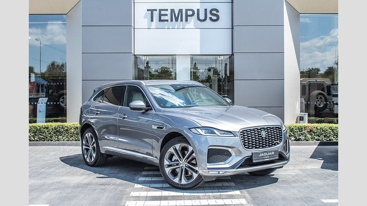 2023 SKLADOVÉ VOZIDLÁ Jaguar F-Pace Eiger Grey 2.0-liter, 250PS Auto (automat), pohon všetkých kolies R-Dynamic SE 