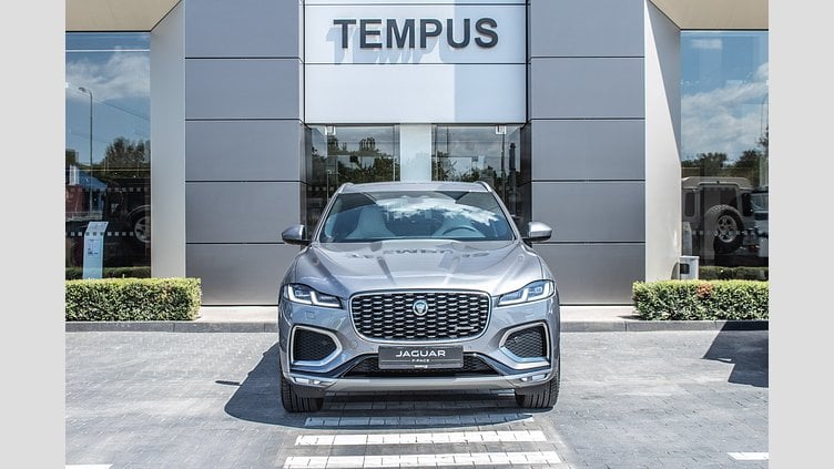 2023 SKLADOVÉ VOZIDLÁ Jaguar F-Pace Eiger Grey 2.0-liter, 250PS Auto (automat), pohon všetkých kolies R-Dynamic SE 