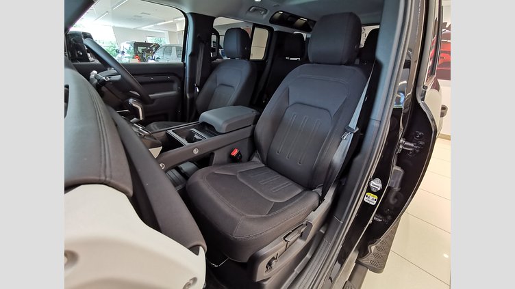 2020 認定中古車 Land Rover Defender 110 サントリーニブラック P300 AWD（AT） ベースグレード